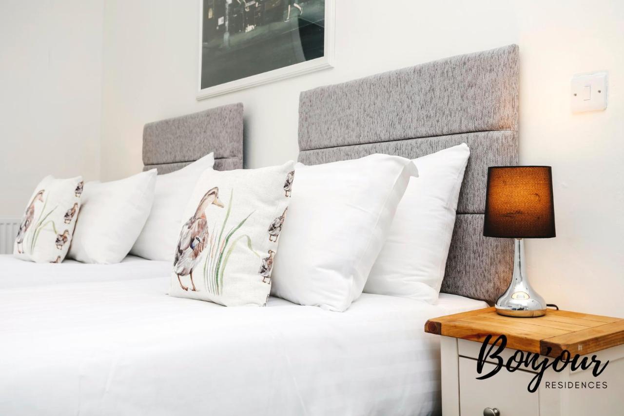 Bright New Town 2Br-1Ba, 1 Min To George St By Bonjour Residences เอดินบะระ ภายนอก รูปภาพ